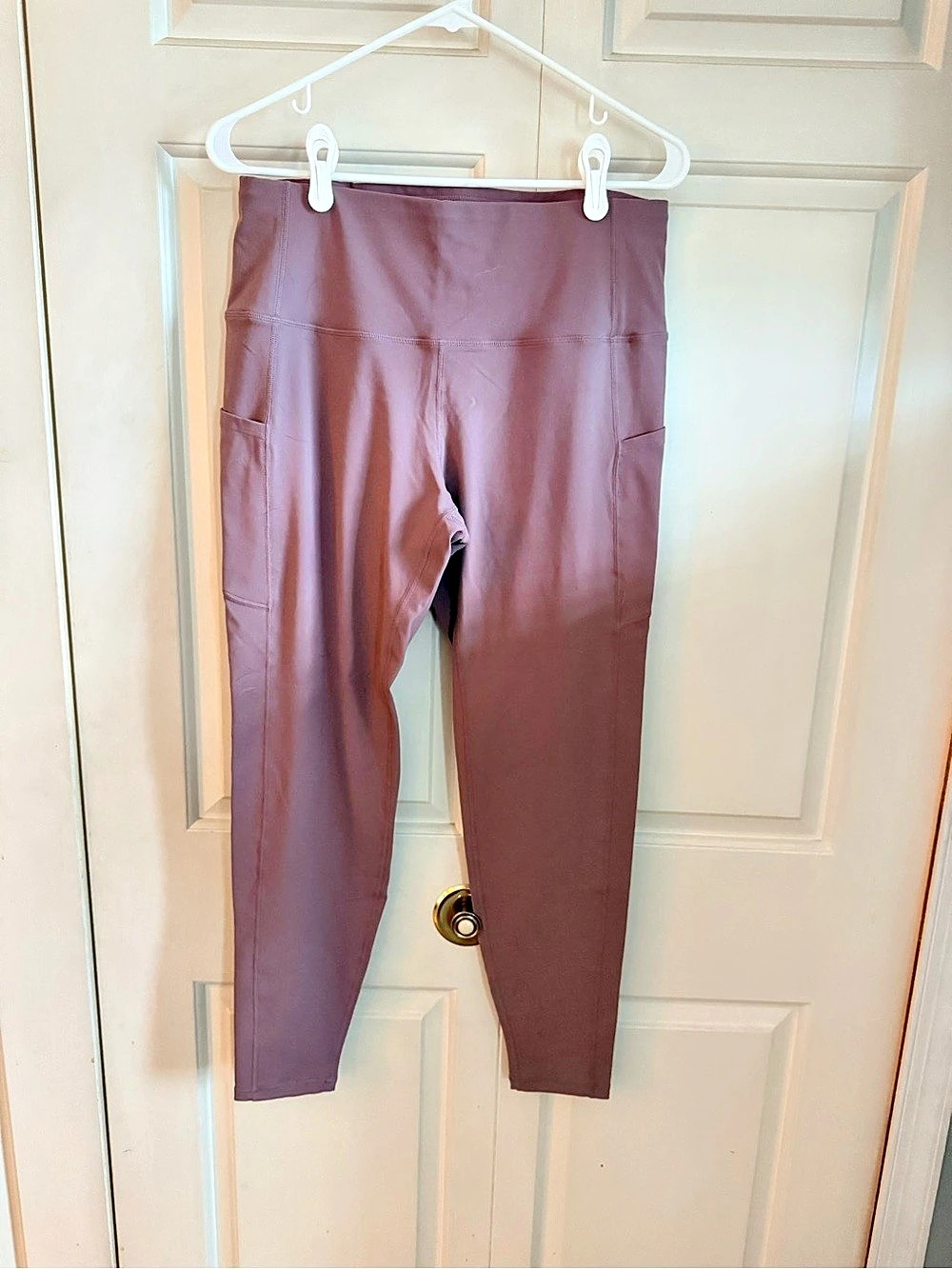 Thick High Waist Yoga Pants with Pockets Purple